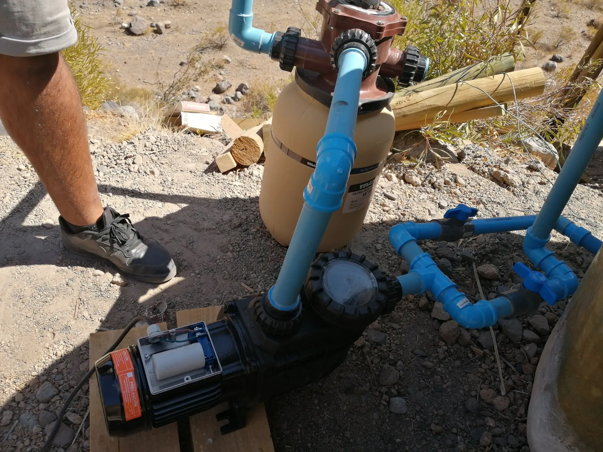 Detección de fuga de agua en el vaso de una piscina en Santiago